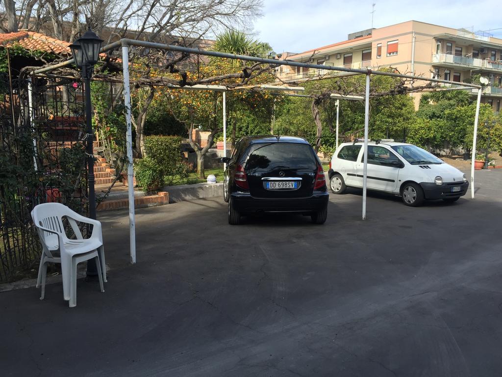 B&B Il Bagolaro Dell'Etna Sant'Agata Li Battiati Buitenkant foto